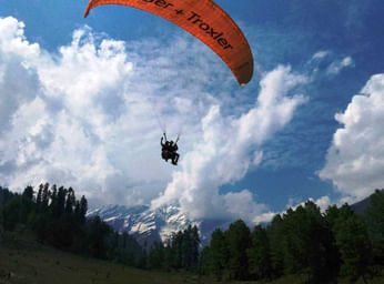 Paragliding in Solang Valley