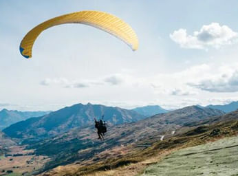 Paragliding in Naukuchiatal