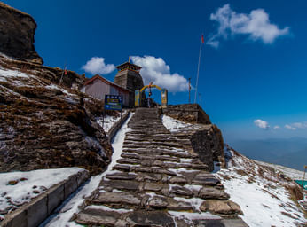 Trekking in Tungnath