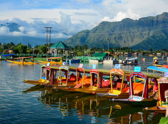 Kashmir Houseboat Tour