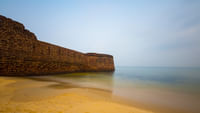 Sinquerim Fort and Beach