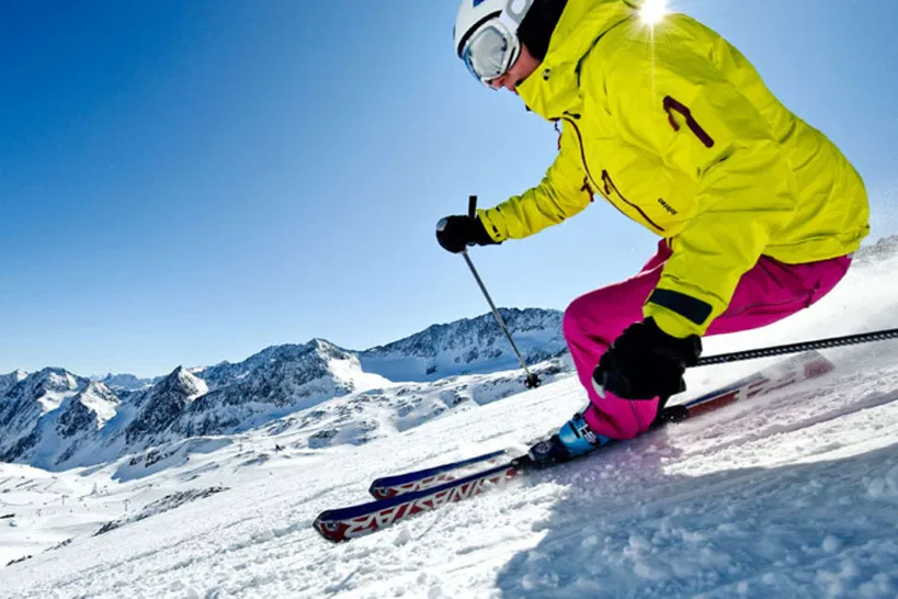 Skiing in Rohtang Pass