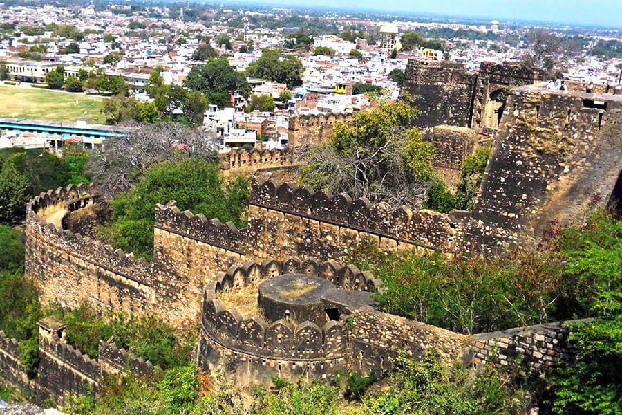 JHANSI, UTTAR PRADESH (approx. 475 km from Delhi)