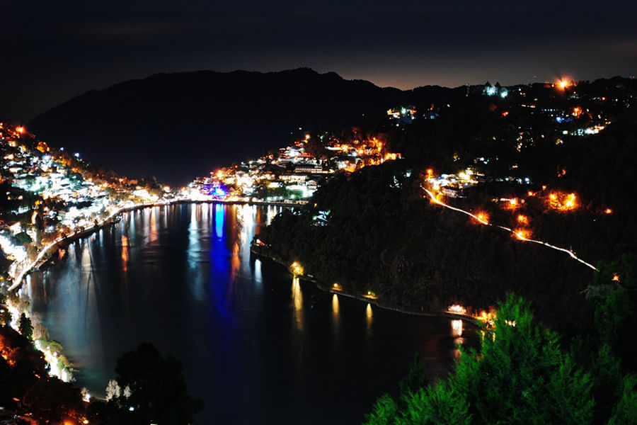 NAINITAL, UTTARAKHAND ( approx. 323 km from Delhi)