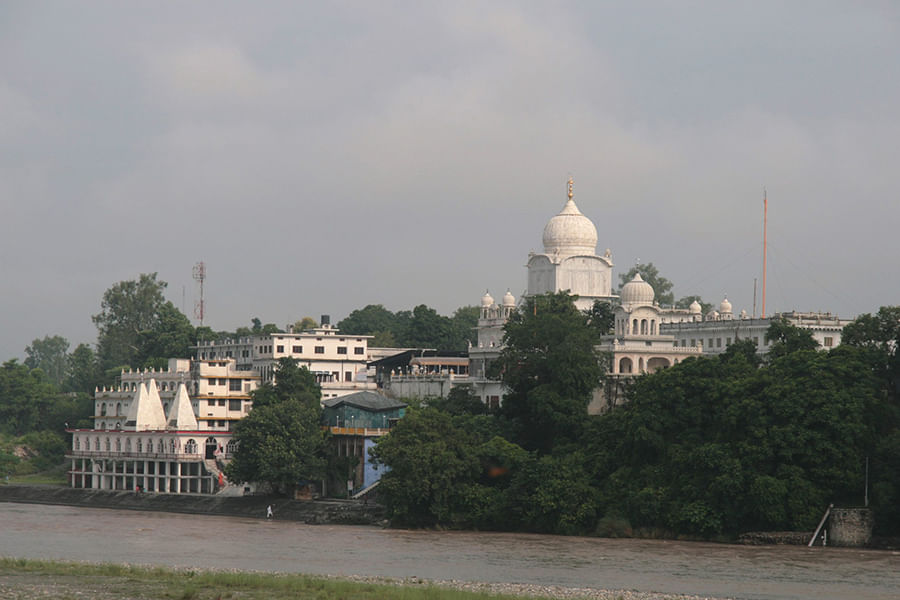 PAONTA SAHIB, HIMACHAL PRADESH ( 249 km from Delhi)