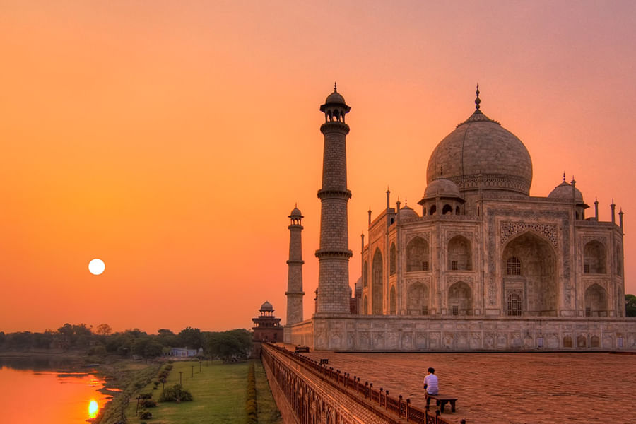 AGRA, UTTAR PRADESH (approx. 242 km from Delhi)