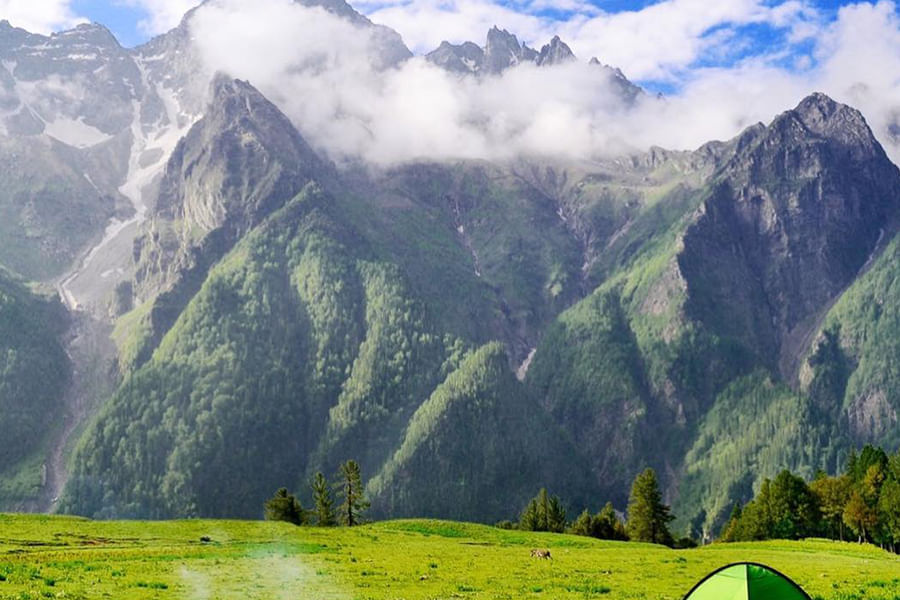ROHRU, HIMACHAL PRADESH ( approx. 453 km from Delhi)