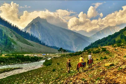 Places To Visit Near Delhi in Summers Places To Visit Near Delhi in Summers