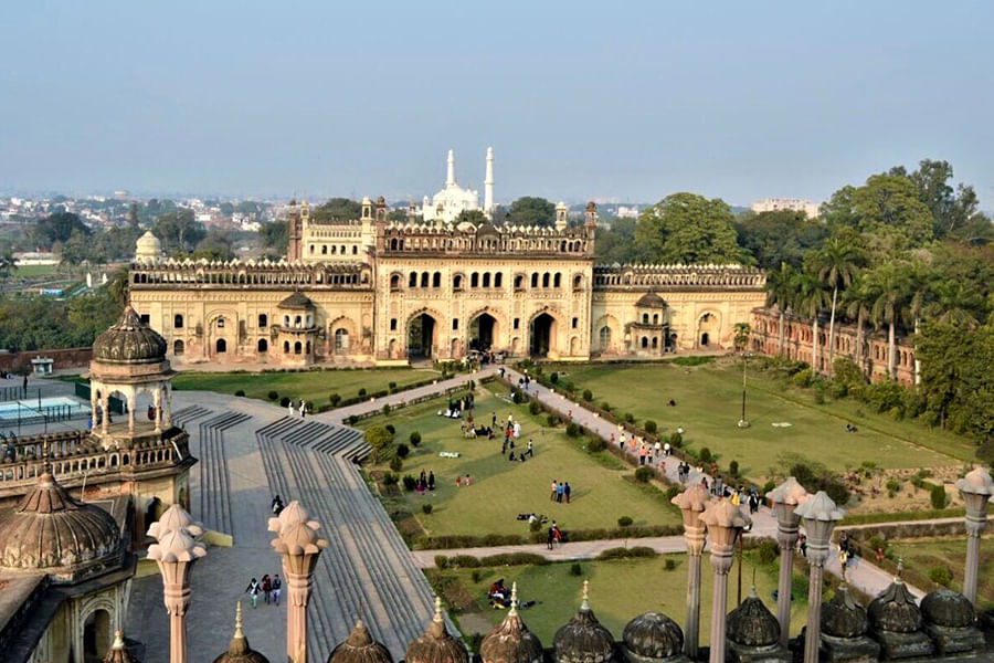 Lucknow(Approx 554 km from Delhi)