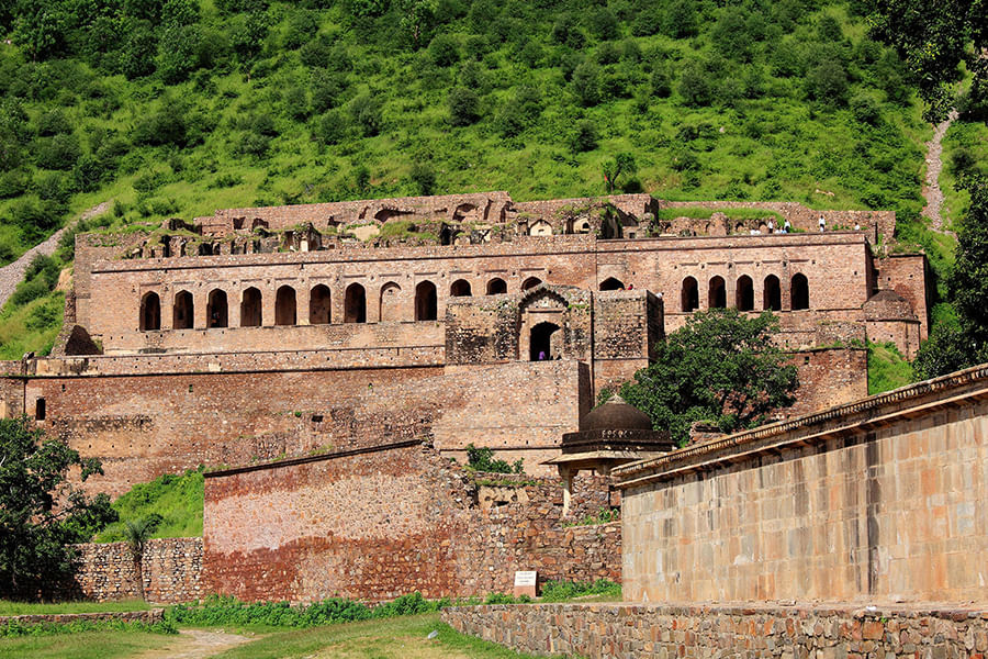 Bhangarh Fort (Approx 285 km from Delhi)