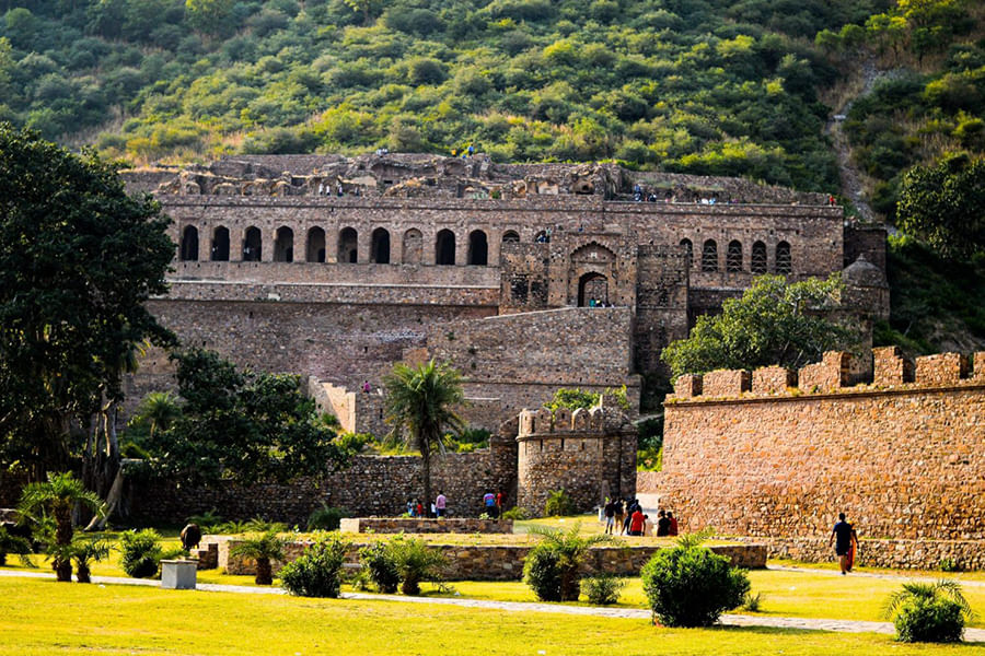 Bhangarh Fort (Approx 285 km from Delhi)