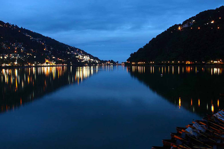 NAINITAL, UTTARAKHAND ( approx. 323 km from Delhi)