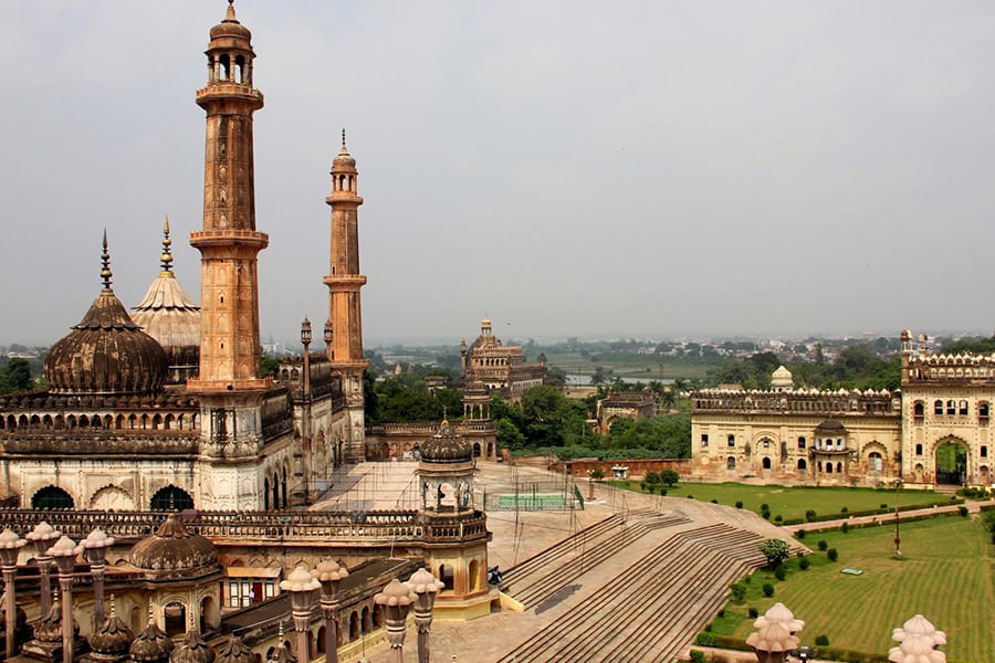 LUCKNOW, UTTAR PRADESH (approx. 554 km from Delhi)