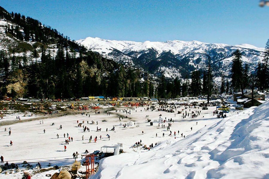 MANALI, HIMACHAL PRADESH (approx. 542 km from Delhi)