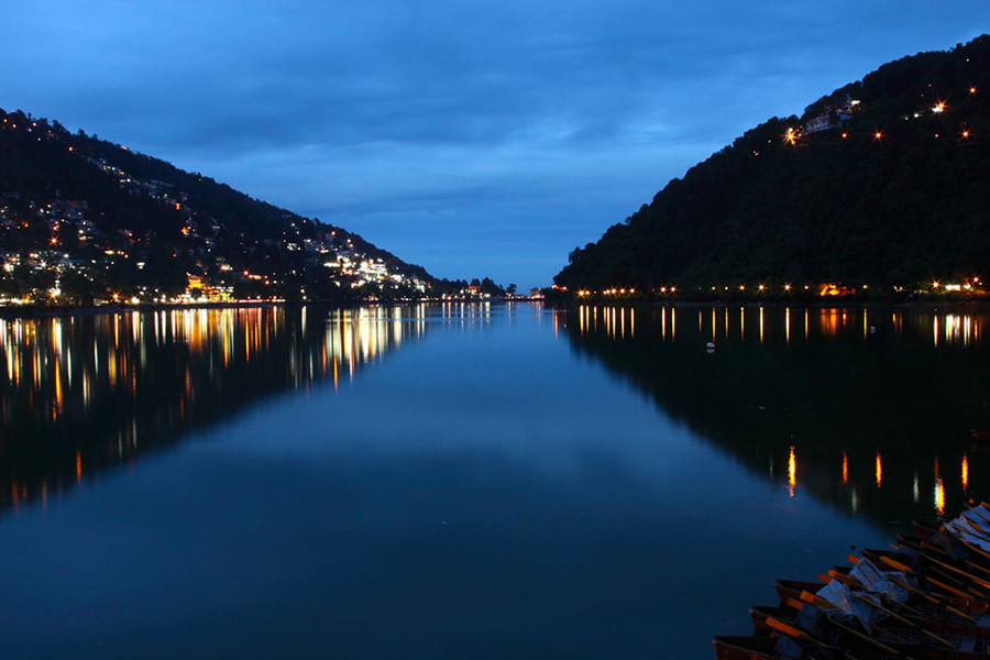NAINITAL, UTTARAKHAND ( approx. 323 km from Delhi)
